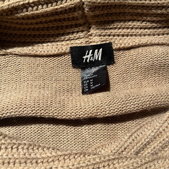 H&M Women’s size M cowl-neck sweater - Picture 3 of 5